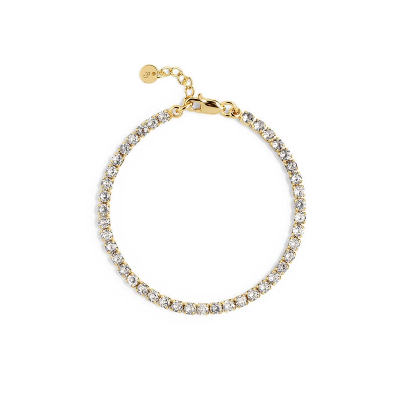 צמיד זהב עם שורה של אבני חן עגולות וצלולות ותפס שרשרת מתכוונן, מוצג על רקע לבן.